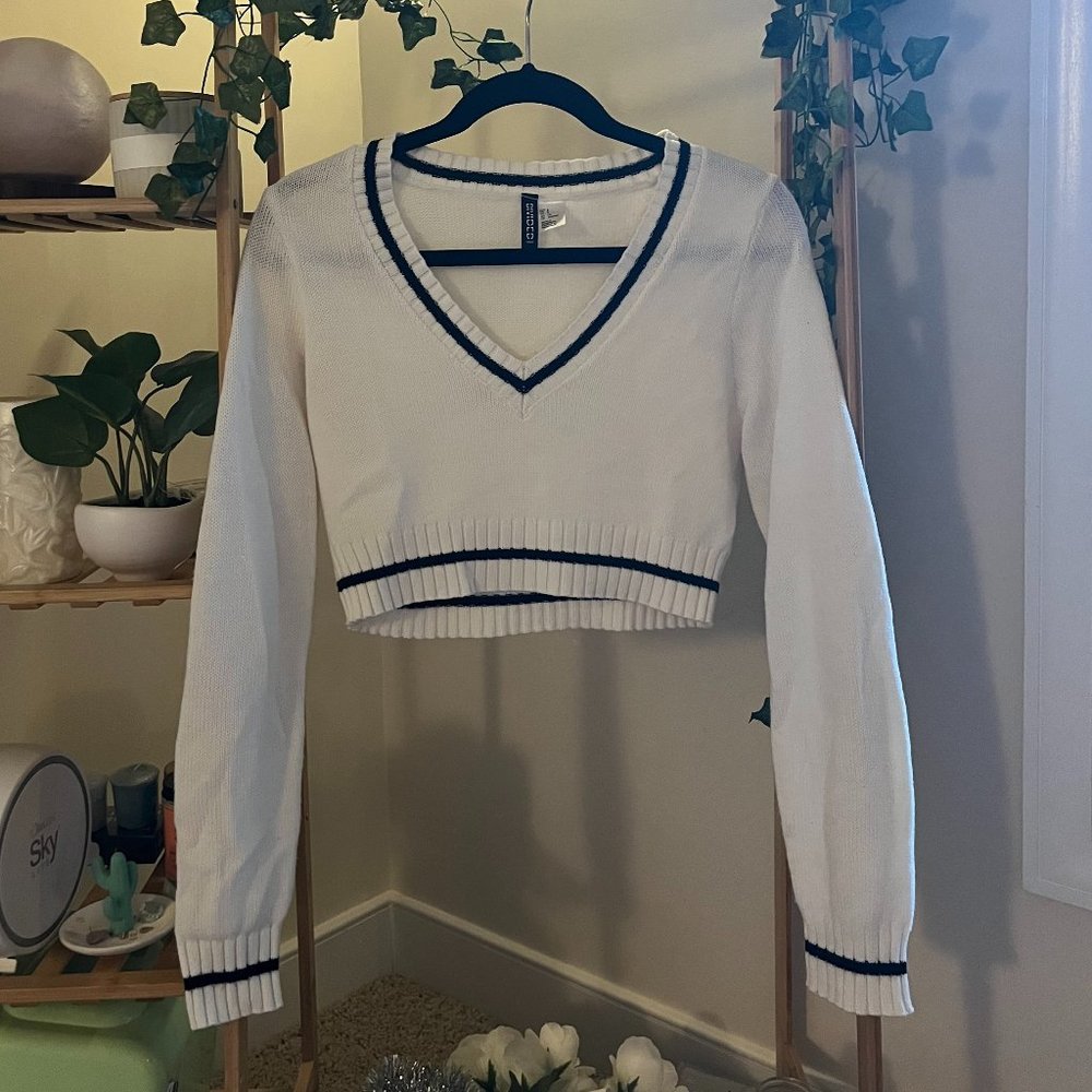 H&M White V Neck Sweater with Stripe
